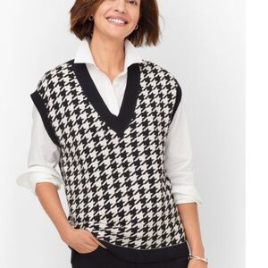 Talbots V-Neck Houndstooth Vest Black and white Sleeveless Sits at Hip Size M